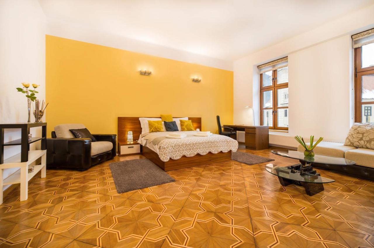 Council Square Estate Apartment *Bull'S Eye* Brašov Exteriér fotografie